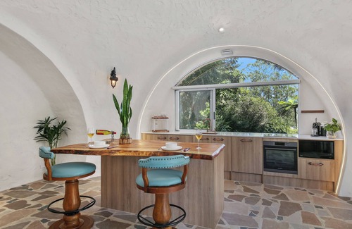 Montville House | Serene Flaxton igloo with garden views — sauna & cold plunge from late October