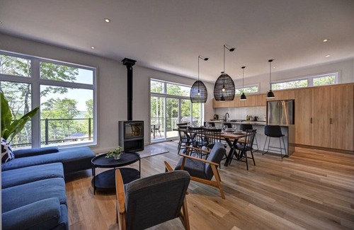 Sainte-Beatrix Ski Chalet | Serene Getaway, Hot Tub and Fireplace