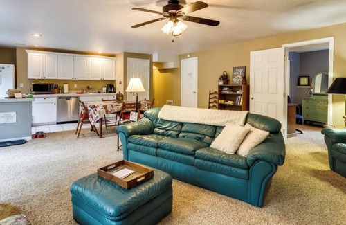 La Center Apartment | Serene Guest Suite w/Forest View + Hot tub. Dog friendly.