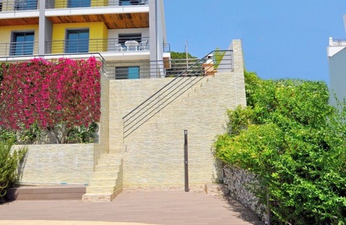 Zambujal House | Serene house 2 minutes from Sesimbra beach, very quiet.