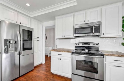 Westlake Village House | Serene Lake Retreat