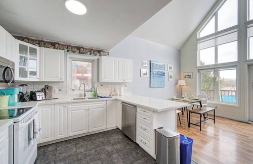 Cressy House | Serene Lakefront Escape | Soaring Ceilings & Wildlife Views