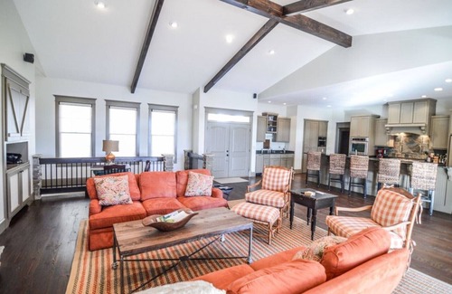 Blairsville House | Serene lakefront property on Nottely Lake in North Georgia Mountains