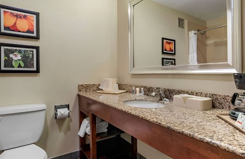 Meridian House | Serene Luxury Escape near Jimmy Rodgers Museum
