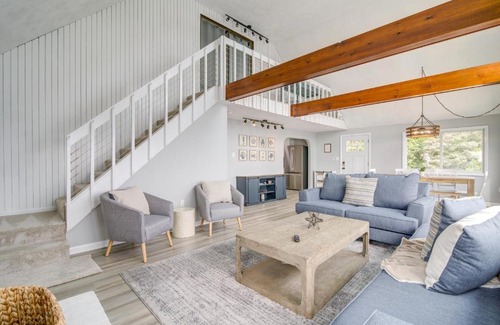 Mattapoisett House | Serene Mattapoisett Home with Private Beach Access!