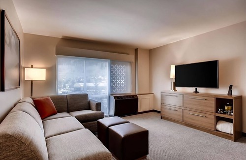 Mountain House Hotel | Serene Mountain Vibe! 4 Pet-friendly Units, Ski Access, Free Shuttle, Breakfast!