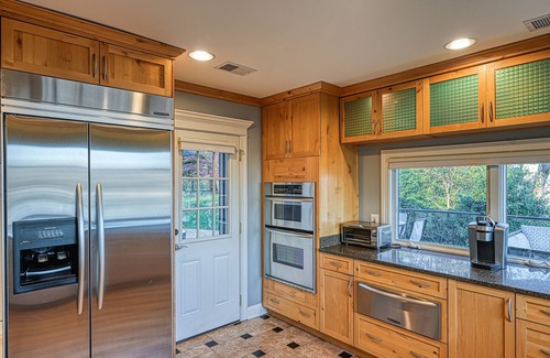 Arden-on-the-Severn House | Serene, riverfront home with deck, balcony, kitchen & fireplace - dog-friendly