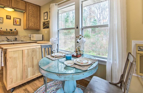 Gallatin Cabin | Serene Rusk Escape w/Shared Yard & Fire Pit!