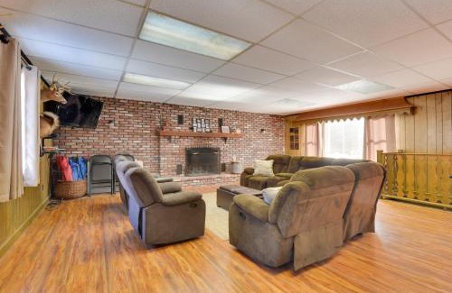 Saxton House | Serene Saxton Lodge 7 Mi to Lake Raystown!
