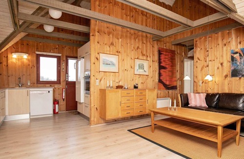 Hvide Sande House | Serene Seaside Retreat in Haurvig-By Traum