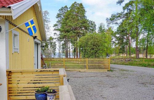 Adelso House | Serene Seaside Retreat in Adelso-By Traum