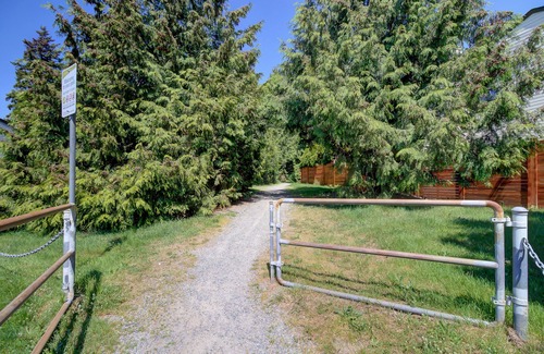 Newton House | Serene Spacious Modern 2 bed private suite- Central Location