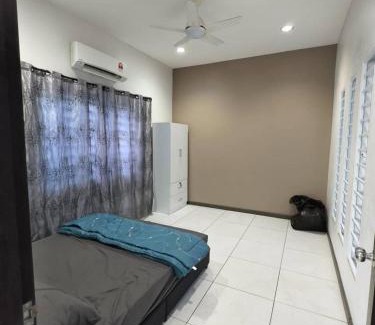 Kuching House | Serene Stay- Single Storey SemiD for group