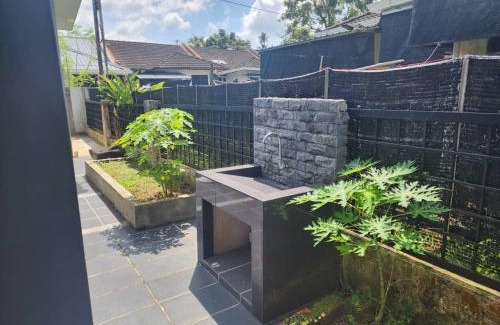 Kuching House | Serene Stay- Single Storey SemiD for group