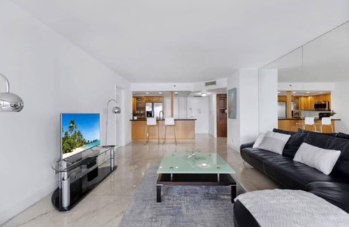 Downtown Miami Apartment | Serene Stays by the Bay