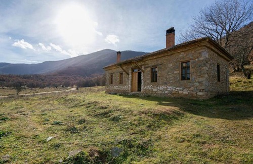 Prespes House | Serene Stone House