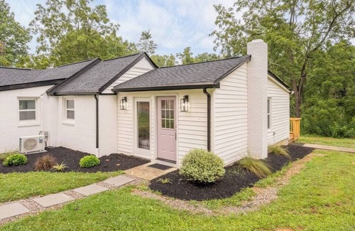 Blacksburg Villa | Serene Suite ~ Peaceful Setting