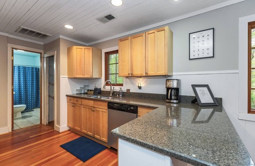 Union Pier House | Serene Union Pier Hideaway!