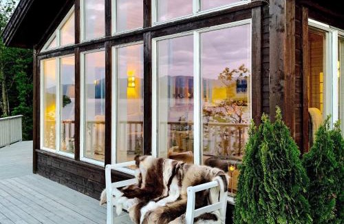 Sveio House | Serene Waterfront Retreat-By Traum