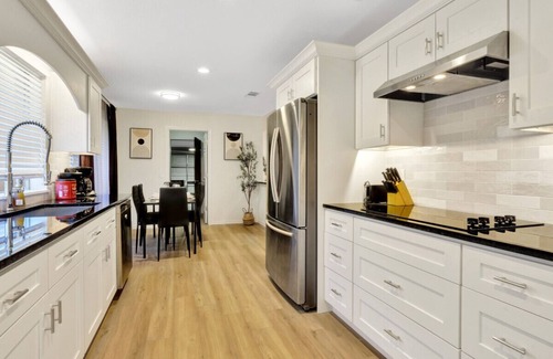 Plano House | ~Serenity 4BR Haven w/Lagoon Pool|Heart of Plano~