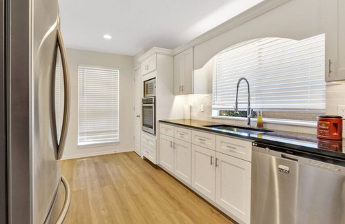 Plano House | ~Serenity 4BR Haven w/Lagoon Pool|Heart of Plano~