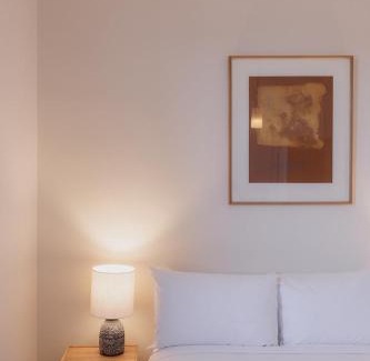 Hobart Central Business District House | Serenity and style in Sandy Bay