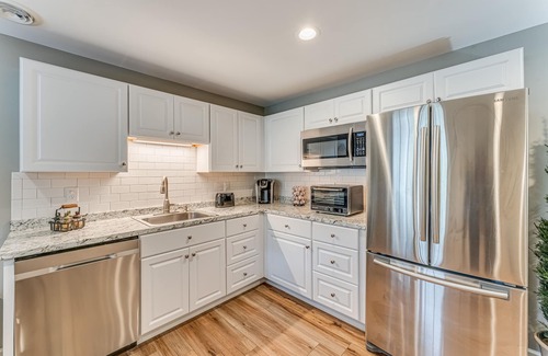 Flat Rock Apartment | SERENITY at FLAT ROCK