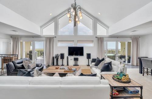 West End House | Serenity At The Lake Heated Pool Retreat