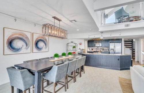 West End House | Serenity At The Lake Heated Pool Retreat