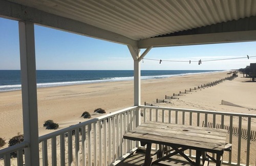 Kitty Hawk House | SERENITY AWAITS.AWESOME Reviews-1960's Cozy Ocean-Front and Fido Friendly too!