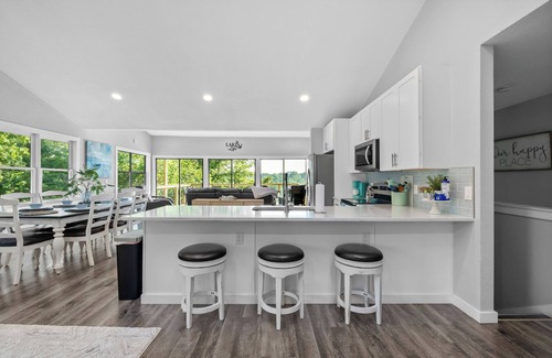 Beaver Shores House | Serenity @ Beaver Lake: Views, Hot Tub & Game Room