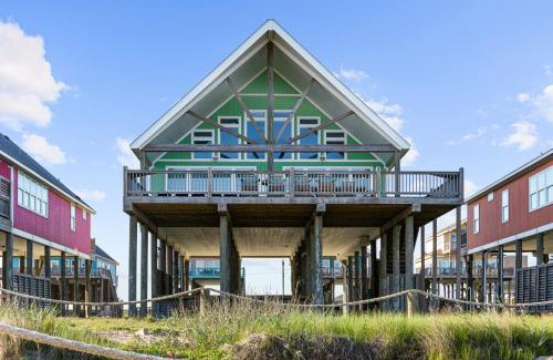 Port Bolivar House | Serenity by Bolivar Vacations! Beachfront & Gameroom