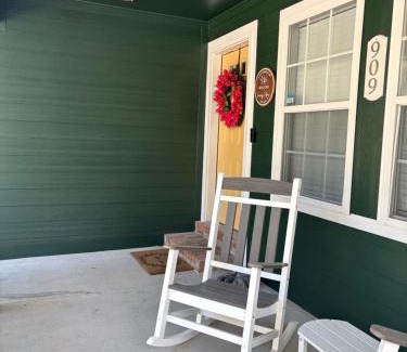 Ocean Springs House | Serenity Cottage