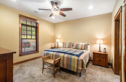 Branson House | Serenity Escape by the Lake - Condo for 6 with Resort-style Amenities