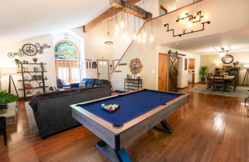 Bushkill House | Serenity Falls - Stylish 4Bdr Mountain Retreat, Hot Tub, Pool