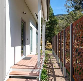 Halls Gap House | Serenity Halls Gap 4 Absolute NP Frontage