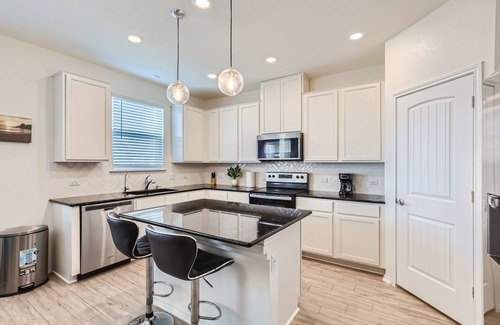 Georgetown House | Serenity Haven: Charming 5 Bed with Moden Amenities