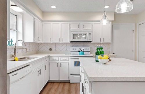 Katy House | Serenity in Style Next to Mem Hermann and Downtown | dup