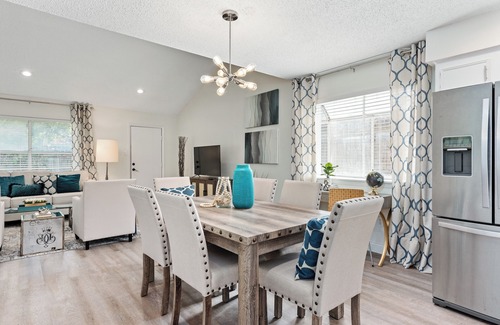 Katy House | Serenity in Style Next to Mem Hermann and Downtown | dup