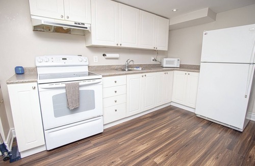 Orangeville House | Serenity in the Hills - Charming 1-bdrm house w WiFi and Hot Tub in Orangeville