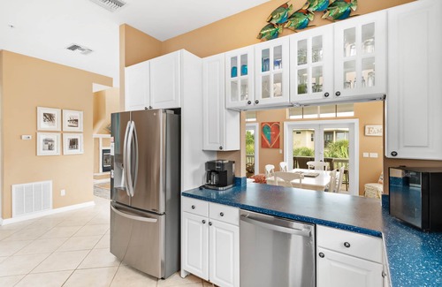 Jose's Hideaway House | SERENITY NOW~1 Min. To BEACH!-SCREENED-IN HEATED POOL-2 Carts-4&6, Island Club