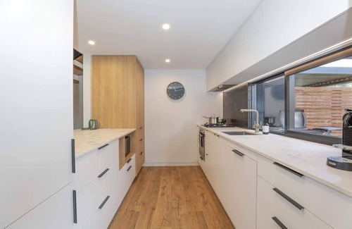 Rotorua House | Serenity on Sophia | Executive Living + Spa Pool