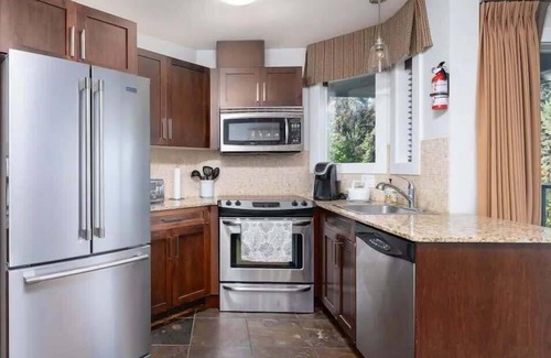 Regional District of Nanaimo Condo | Serenity on the Bay - 1BDRM - Full Kitchen