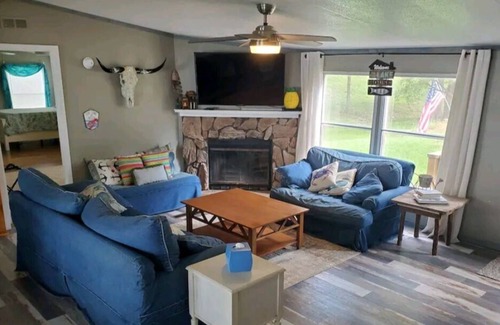 Dogwood Cabin | Serenity on the Lake. Full Private Acre. Sleeps 10