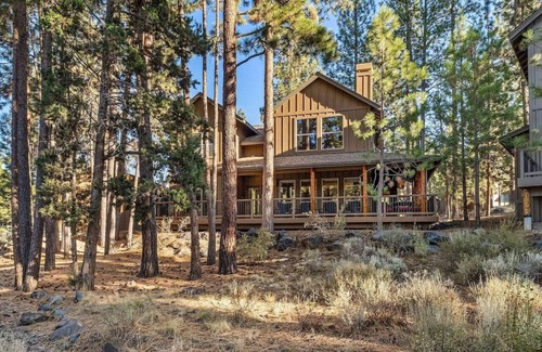 RiverWild Apartment | Serenity Retreat: Near Mt. Bachelor with Pool, Spa, River & Outdoor Trails