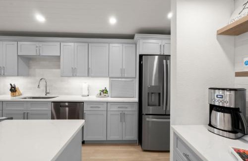 New Smyrna Beach Apartment | Serenity Shores Renovated Top Floor Condo w Stunning Ocean Views