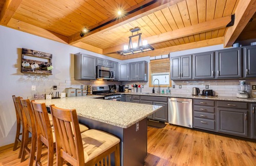 McHenry Ski Chalet | Serenity Sunsets! 2.8miles to WISP, hot-tub, pets