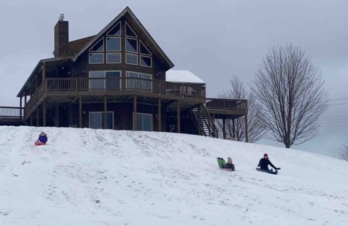 McHenry Ski Chalet | Serenity Sunsets! 2.8miles to WISP, hot-tub, pets