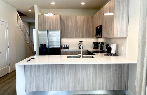Four Corners House | Serenity Townhome Getaway: 4 bed 3 bath home near Disney in Clermont FL!