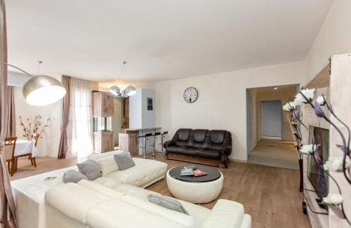 mtatsminda Apartment | Serviced Apartment on Rustaveli Avenue 9